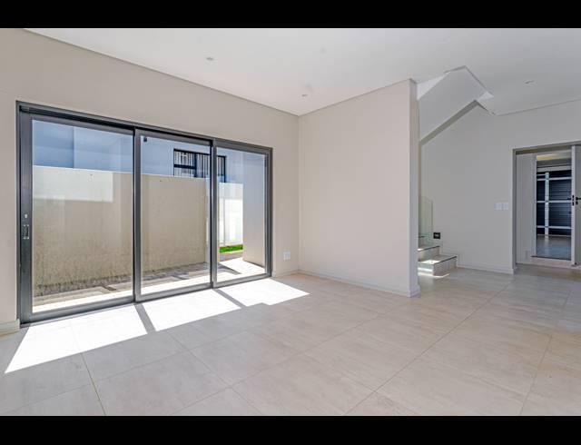 3 BEDROOM FREEHOLD FOR SALE IN OLIFANTSFONTEIN